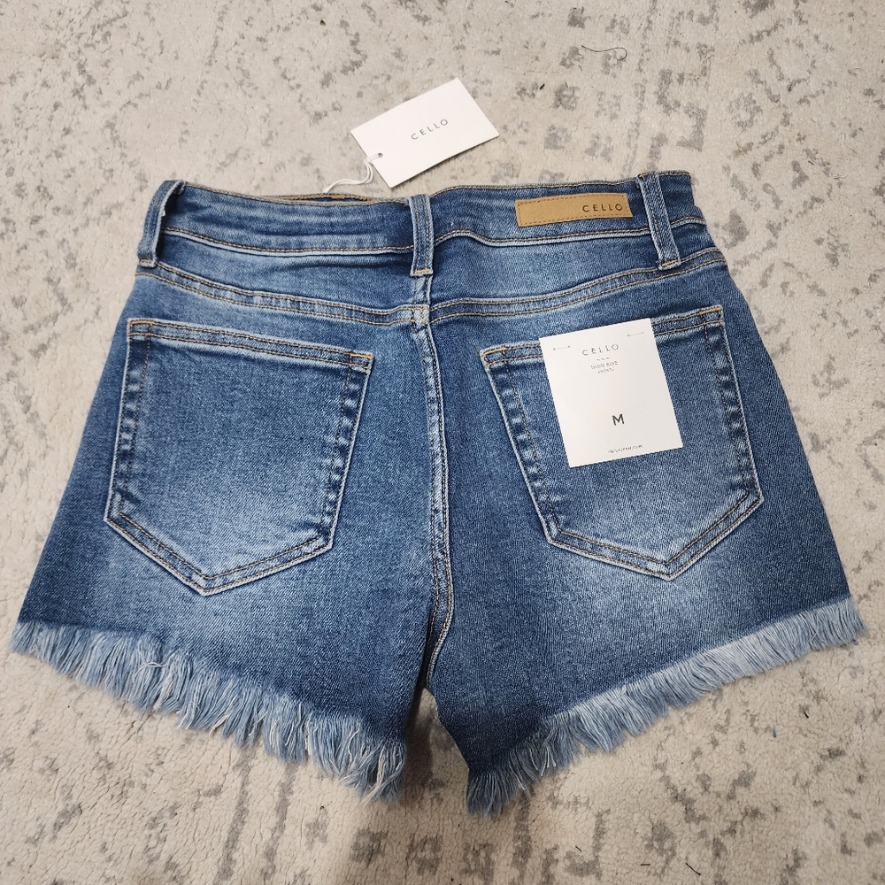 NWT CELLO High Rise Frayed Short